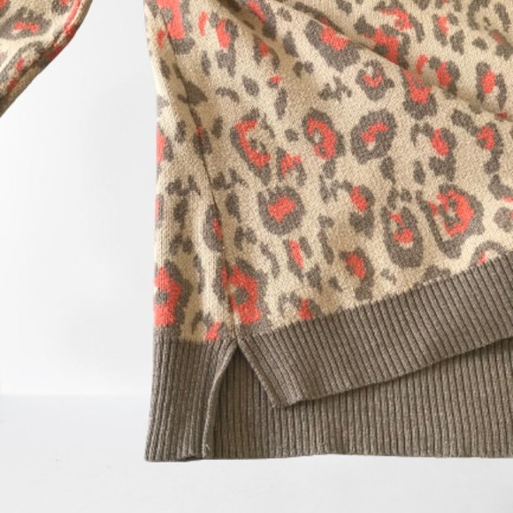 Maison Jules Pullover Sweater Tan with Orange Leopard Print - Picture 5 of 7